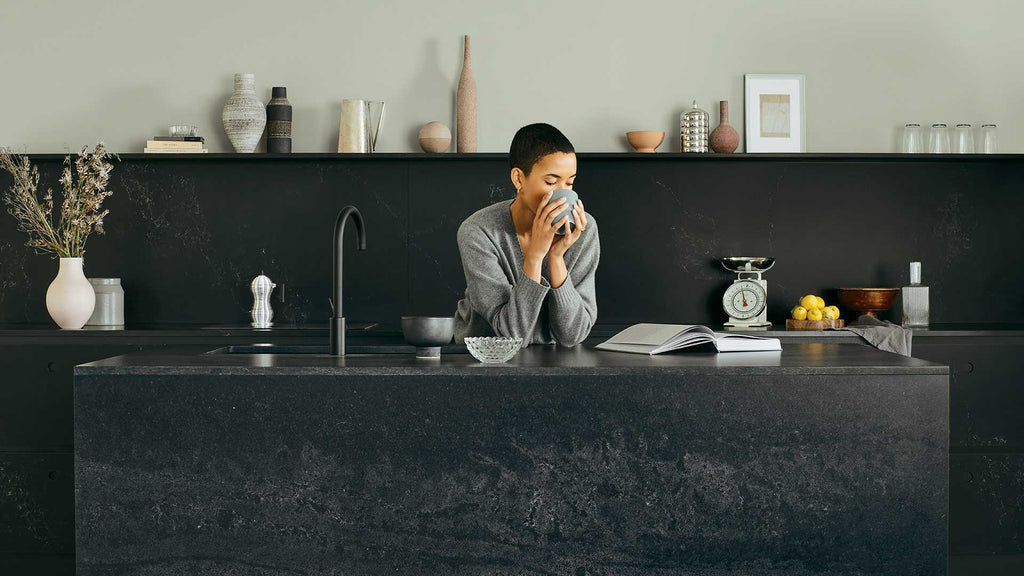 5810 Black Tempal Quartz Countertop