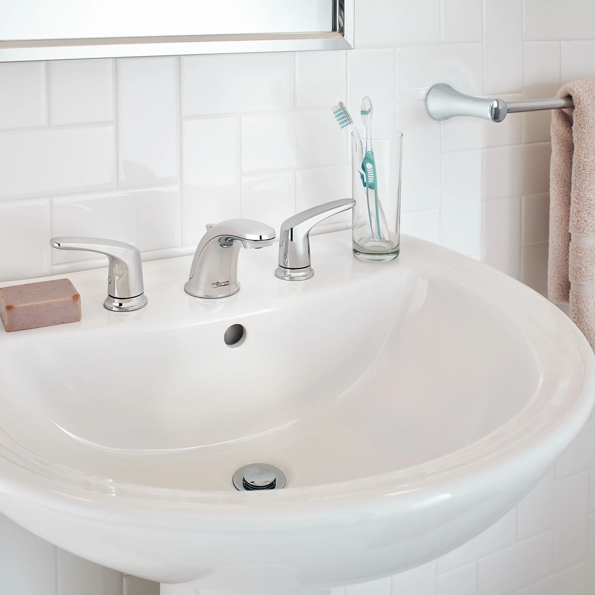 American Standard Colony PRO 8 Inch Widespread 2 Handle Bathroom Faucet 1.2 gpm/4.5 L/min With Lever Handles