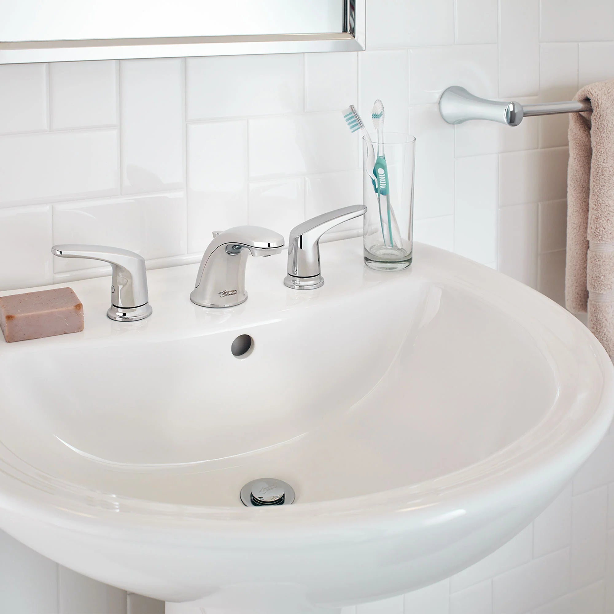 American Standard Colony PRO 8 Inch Widespread 2 Handle Bathroom Faucet 1.2 gpm/4.5 L/min With Lever Handles