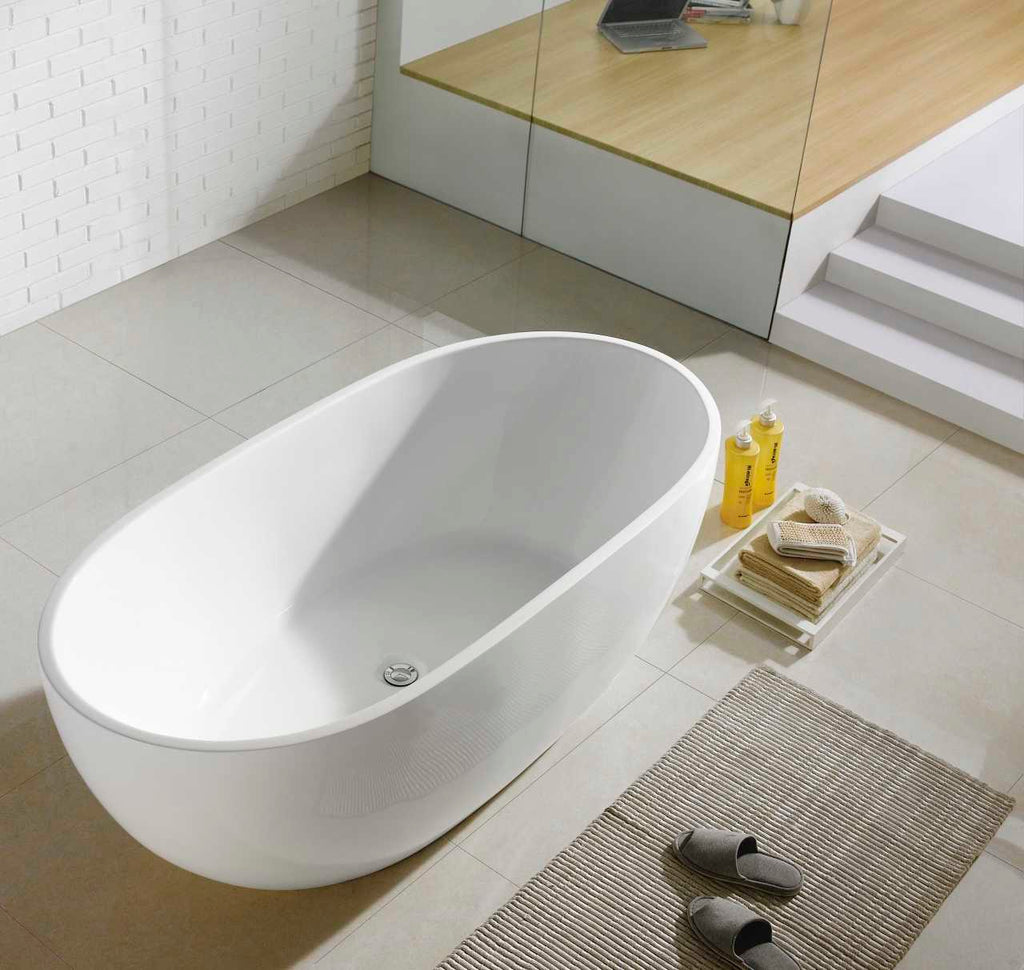 Kube VERNICE 67″ Free Standing Bathtub