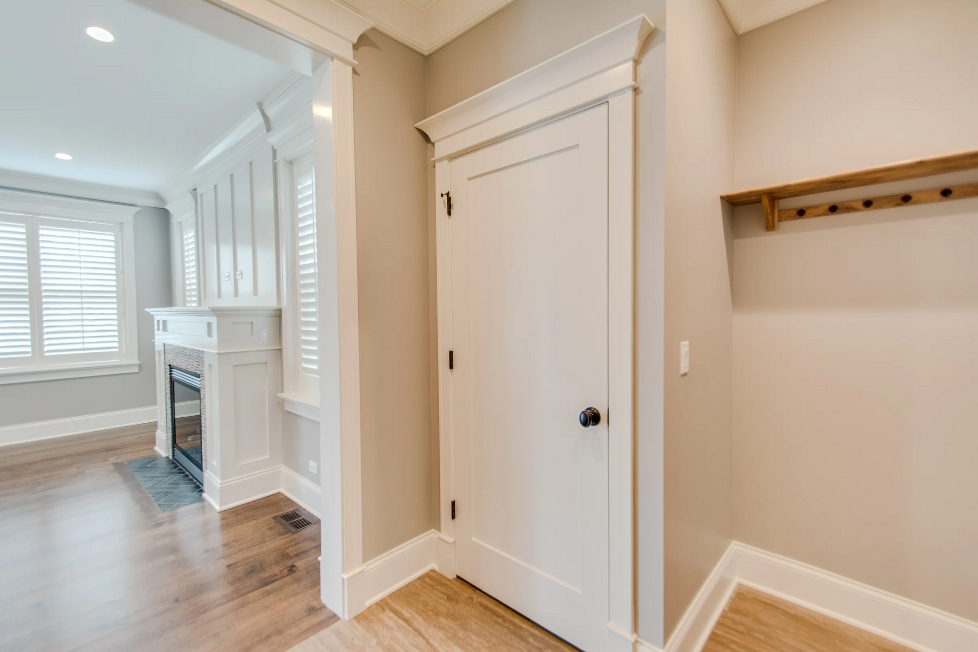 Shaker 1-Panel 38-inch x 80-inch x 1-3/4-inch Solid Core Interior Door