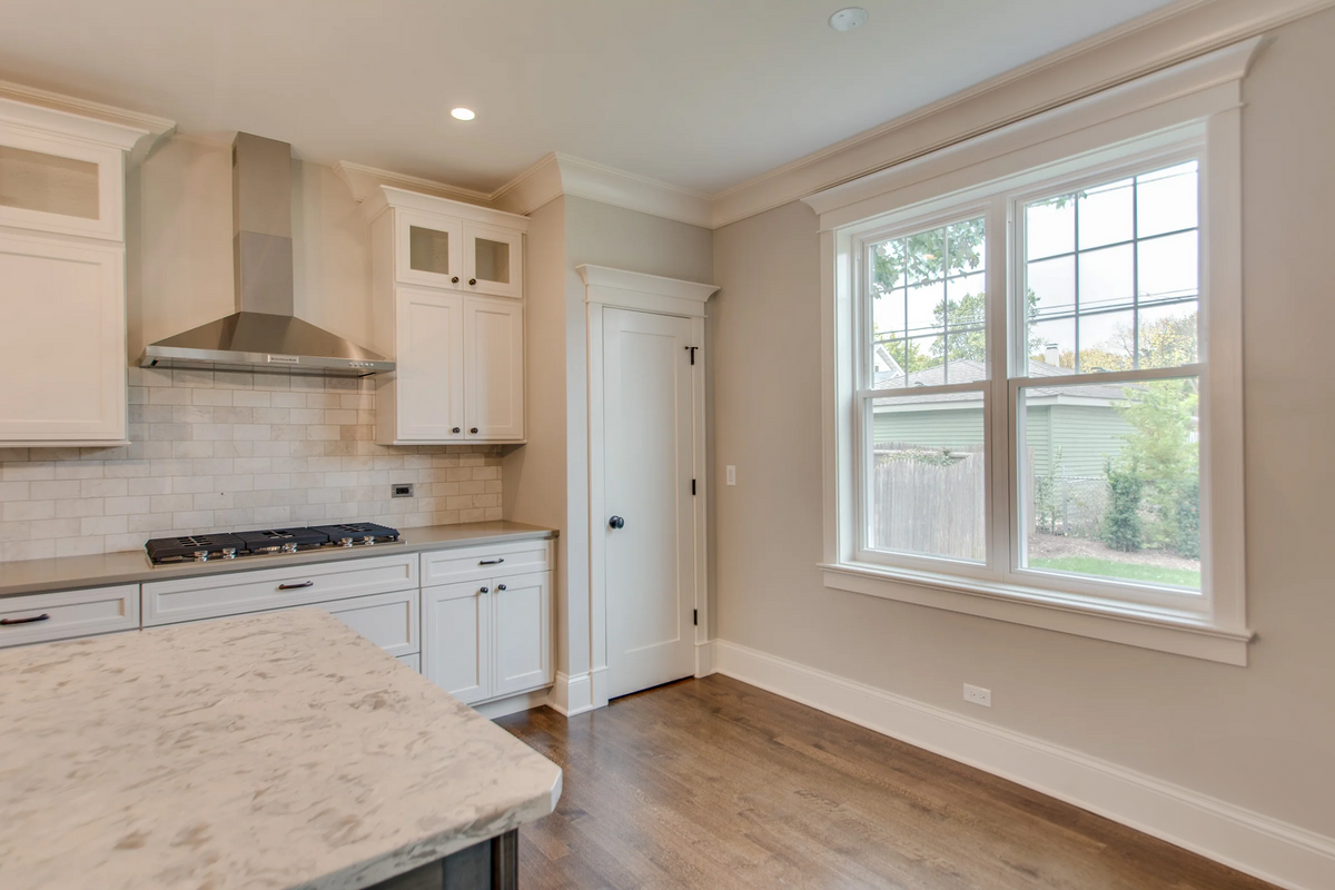 Shaker 1-Panel 34-inch x 80-inch x 1-3/8-inch Solid Core Interior Door