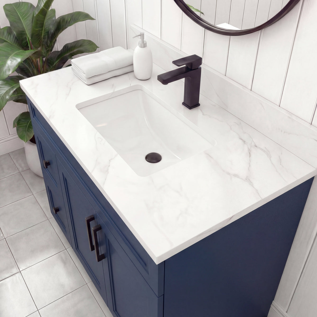 Tesoro 42" Shaker Bathroom Vanity With Quartz Countertop (Solid Wood)