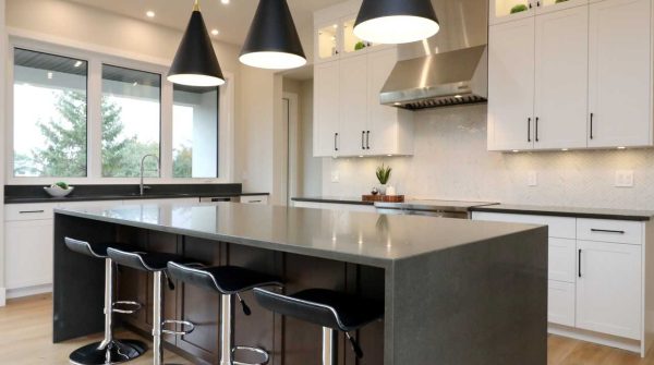 Modern kitchen with Island in Caesarstone 5003 Piatra Grey 2012.jpg